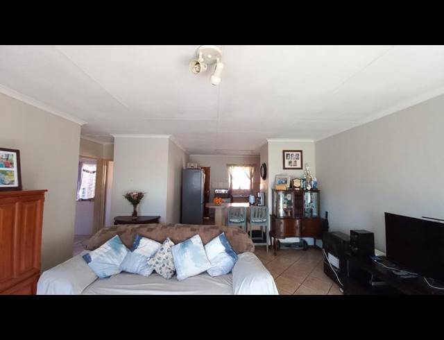 2 BEDROOM TOWNHOUSE FOR SALE IN ELARDUSPARK